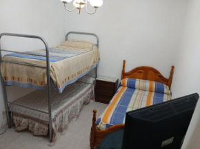 Habitacion Privada Triple con camas Individuales Toledo